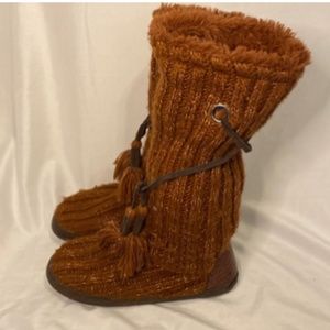Muk Luks Slippers Size Medium 7 8 Brown Gold Glitter Knit Knee High Fringe Boots